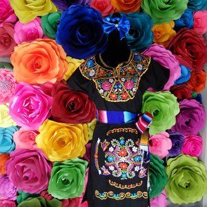 Mexican WOMANS dress Embroidered Mexican wedding P